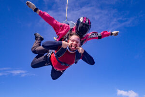 two people skydiving in tandem