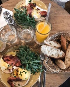 brucnh of eggs and bread
