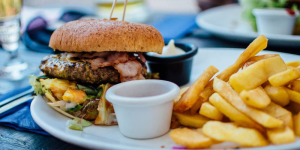 burger and chips