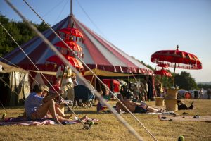 The Barefoot Festival. Tent and audience