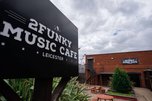 The front of the 2 Funky Music complex