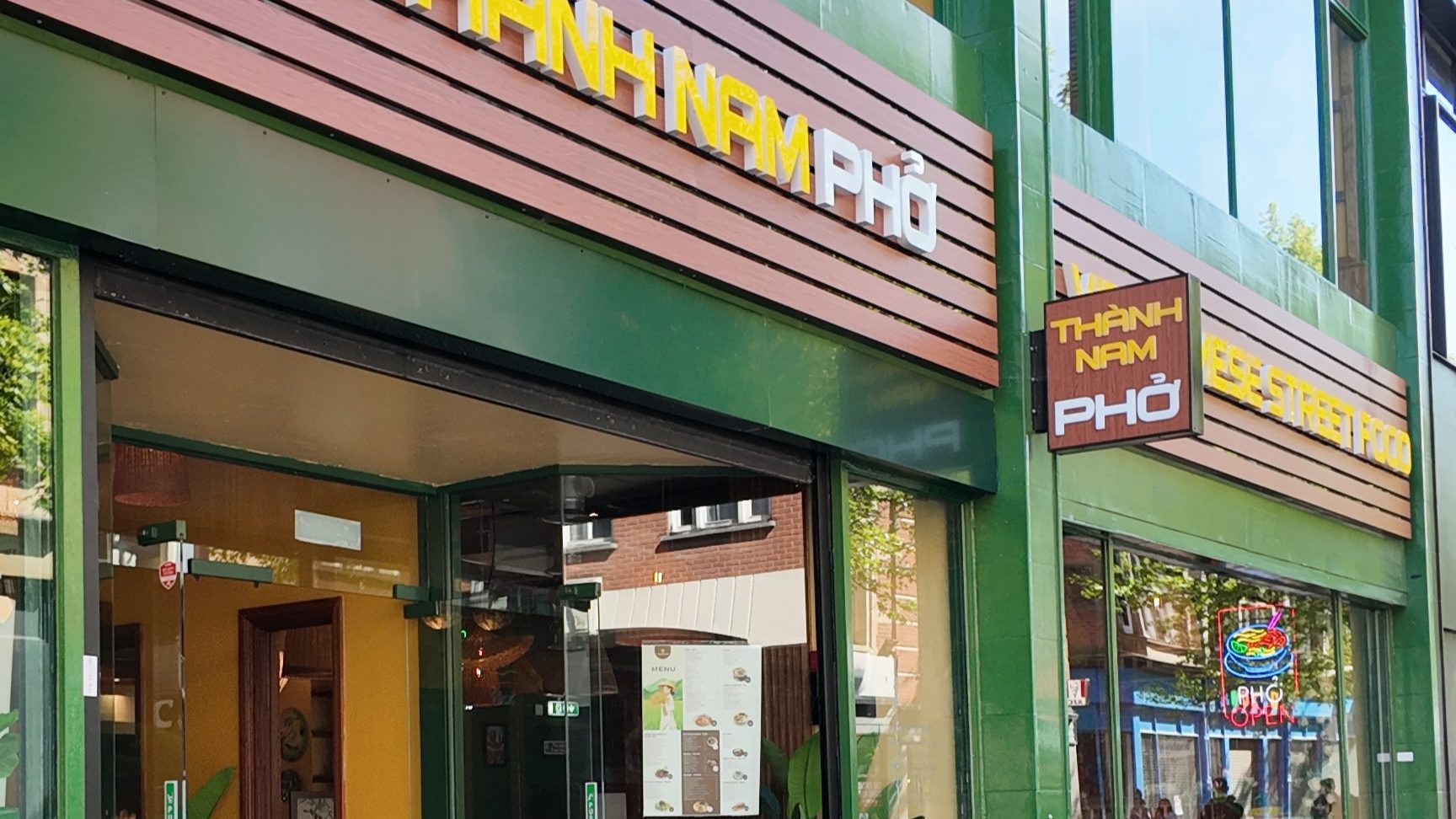 The exterior of Thanh Nam Pho