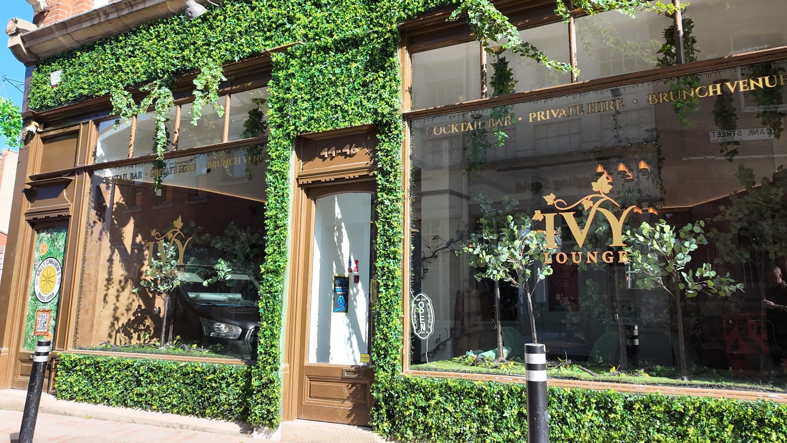 Ivy Lounge and Sally Cinamons front